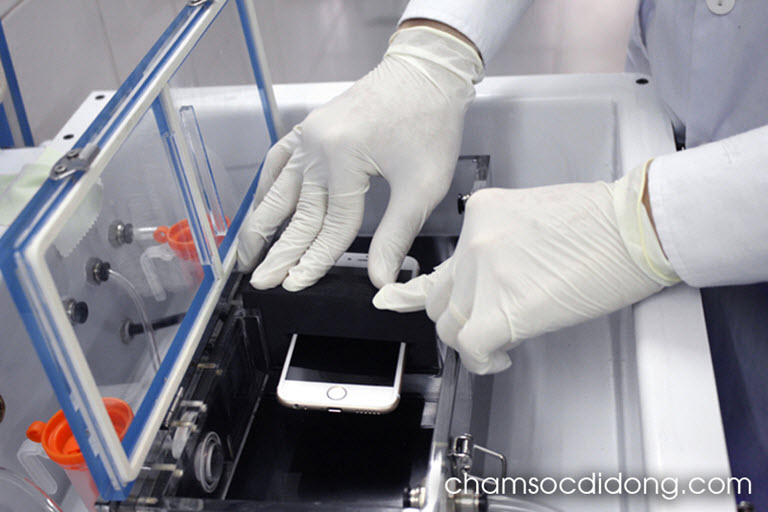 Quy trình phủ Super Nano chống nước điện thoại, diệt khuẩn như thế nào hình ảnh 1 quy trinh phu super nano chong nuoc dien thoai, diet khuan nhu the nao hinh anh 1