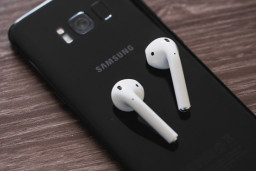 Điện thoại Samsung có sử dụng được AirPods không?