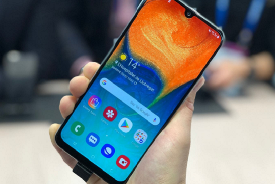 Vì sao Samsung A50 sạc không vào pin? Đâu là giải pháp?