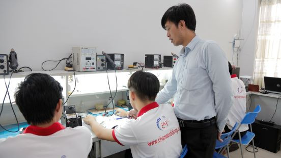 6 lý do bạn nên chọn học nghề sửa chữa điện thoại di động ngay hôm nay