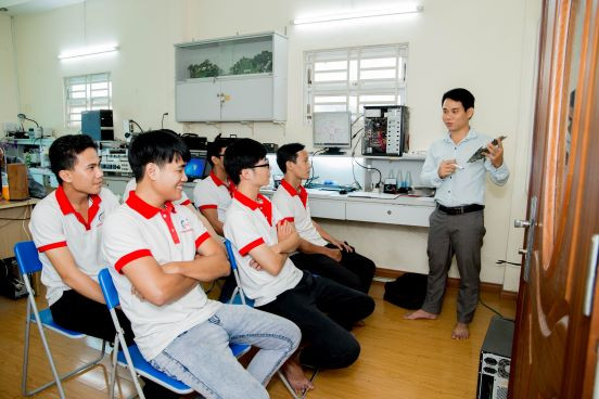 10 lý do nên học tại Trung Tâm Dạy Nghề Sửa Chữa Điện Thoại Và Laptop 24h