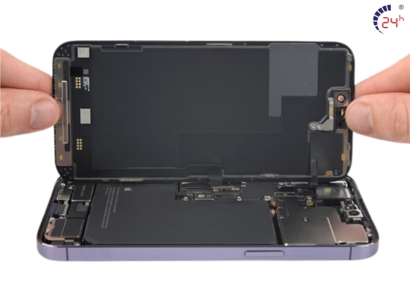 thay-pin-iPhone-14-Pro-Max-lay-ngay.jpg