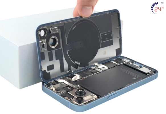 thay-pin-iPhone-14-gia-re-uy-tin.jpg