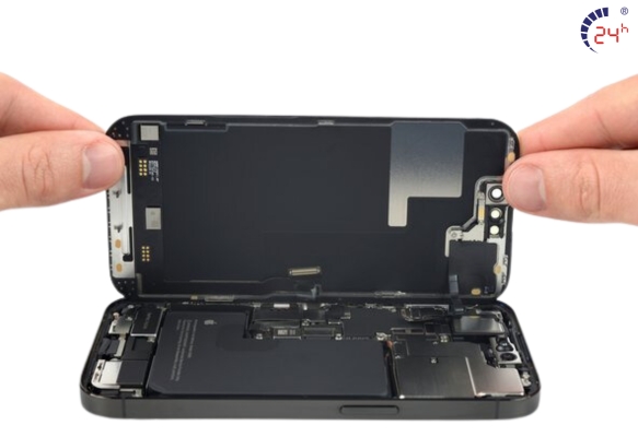 thay-pin-iPhone-14-Pro-lay-ngay-tai-tphcm.jpg