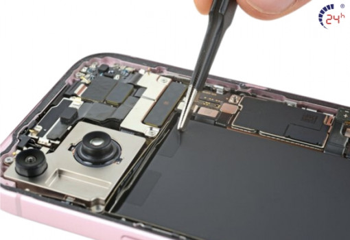 thay-pin-iPhone-15-uy-tin-lay-lien.jpg