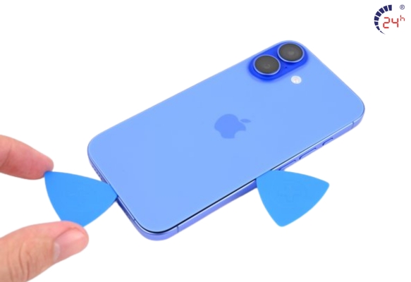 quy-trinh-thay-kinh-lung-iphone-16-gia-re.jpg