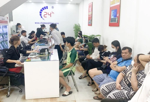 thay-mat-kinh-xiaomi-15-24129pn74g-24129pn74i-24129pn74c-3.jpg