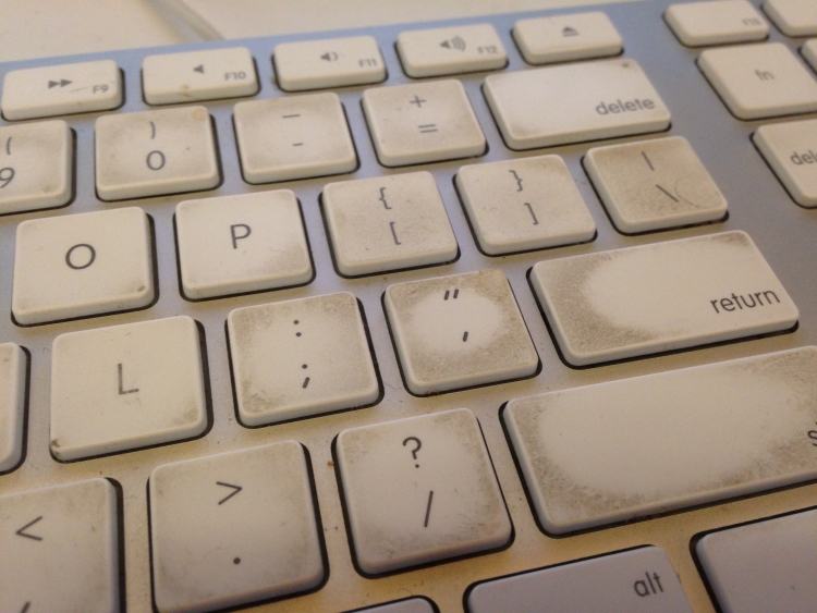 Bàn phím laptop là bộ phận thường xuyên bị lỗi
