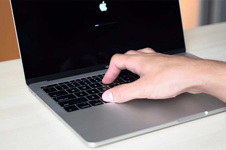 Thay ổ cứng MacBook Pro 13 inch A1708