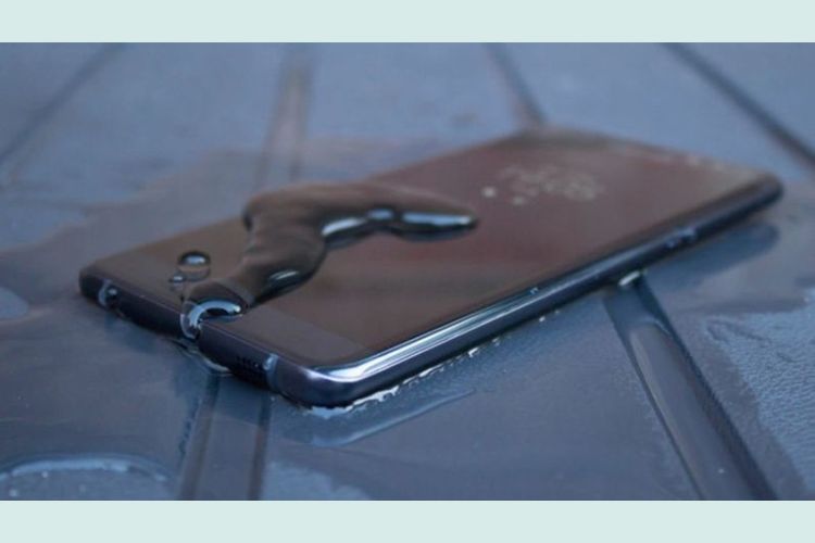 Thay pin iPhone XS Max có ảnh hưởng đến khả năng chống nước không?