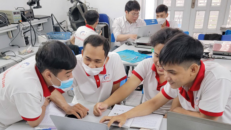 ai nên học sửa laptop