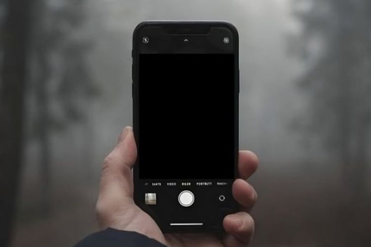 Màn hình đen là lỗi phổ biến khi điện thoại có vấn đề về camera