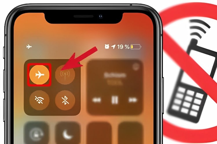 iPhone đang kích hoạt chế độ máy bay