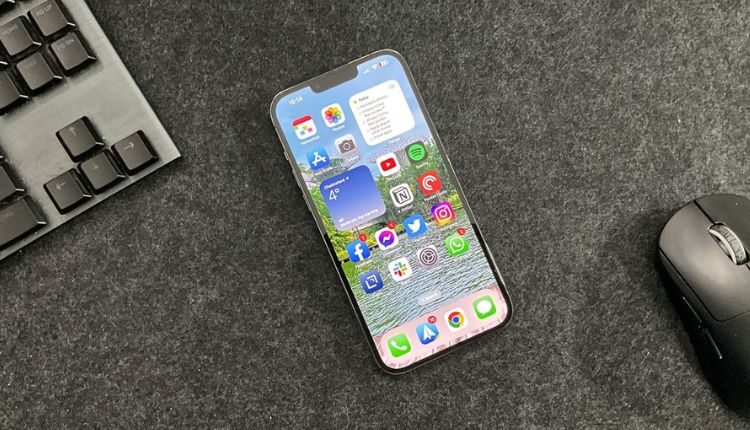 Màn hình rộng lớn của iPhone 13 Pro Max 128GB cũ chính hãng.