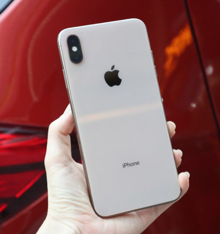 Cảm biên đa chức năng trên iPhone XS Max 64GB.