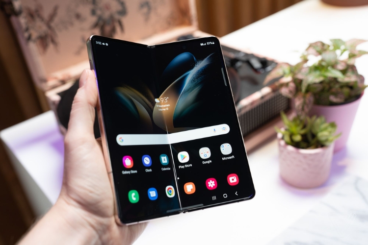 Khắc phục lỗi màn hình Samsung Galaxy Z Fold 4 bị hư 