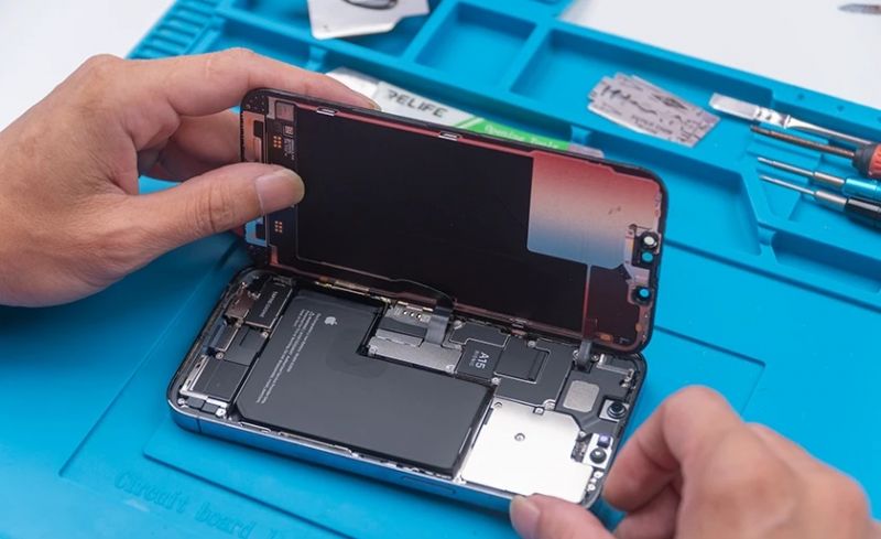 Có nhiều nguyên nhân khiến main iPhone bị hỏng