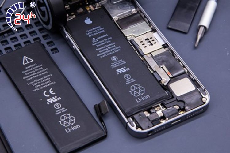 thay pin iphone có nên sàng cổ cáp