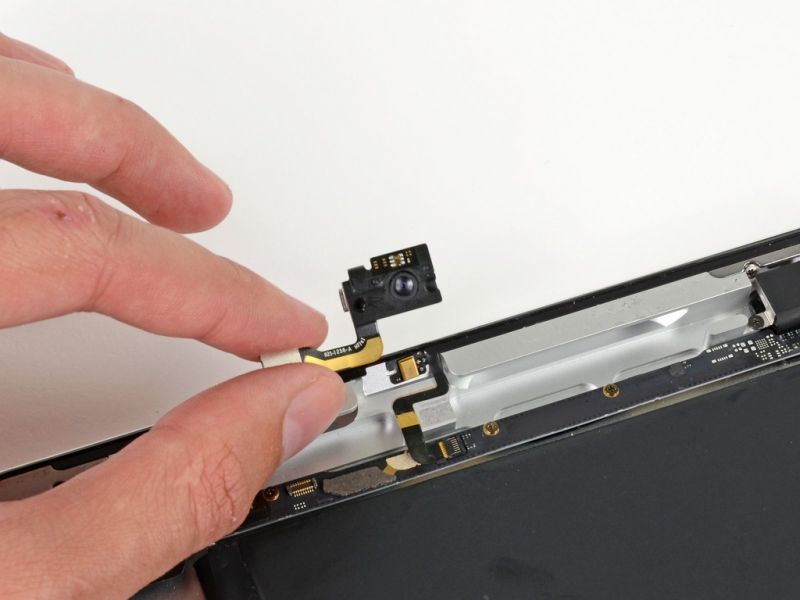 thay-camera-truoc-ipad-gen-11-2025-1