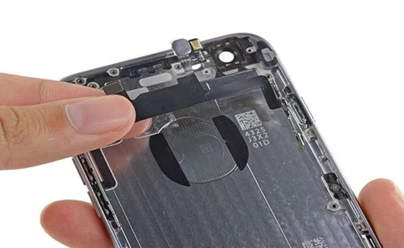 Sửa lỗi mất nguồn iPhone 16e 3
