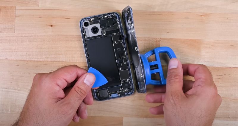 Sửa lỗi mất nguồn iPhone 16e 4