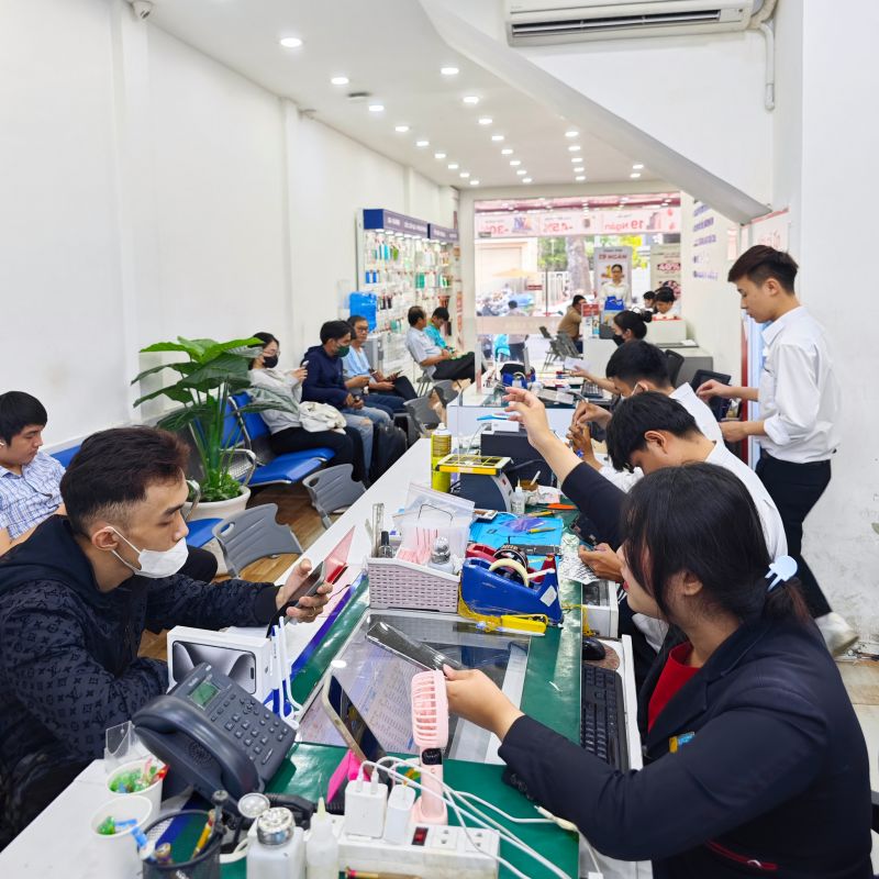 Sửa kh&ocirc;ng &acirc;m thanh iPhone 16e 8