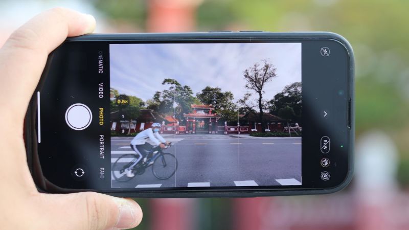 Sửa lỗi camera iPhone 16e 