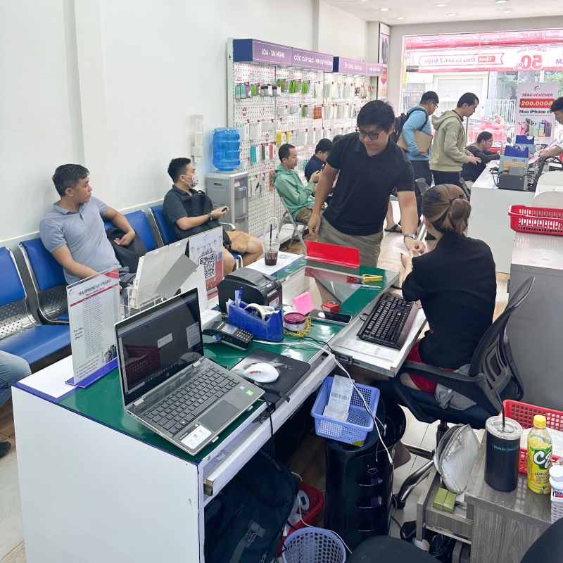 Thay kính lưng iPhone 16e 11