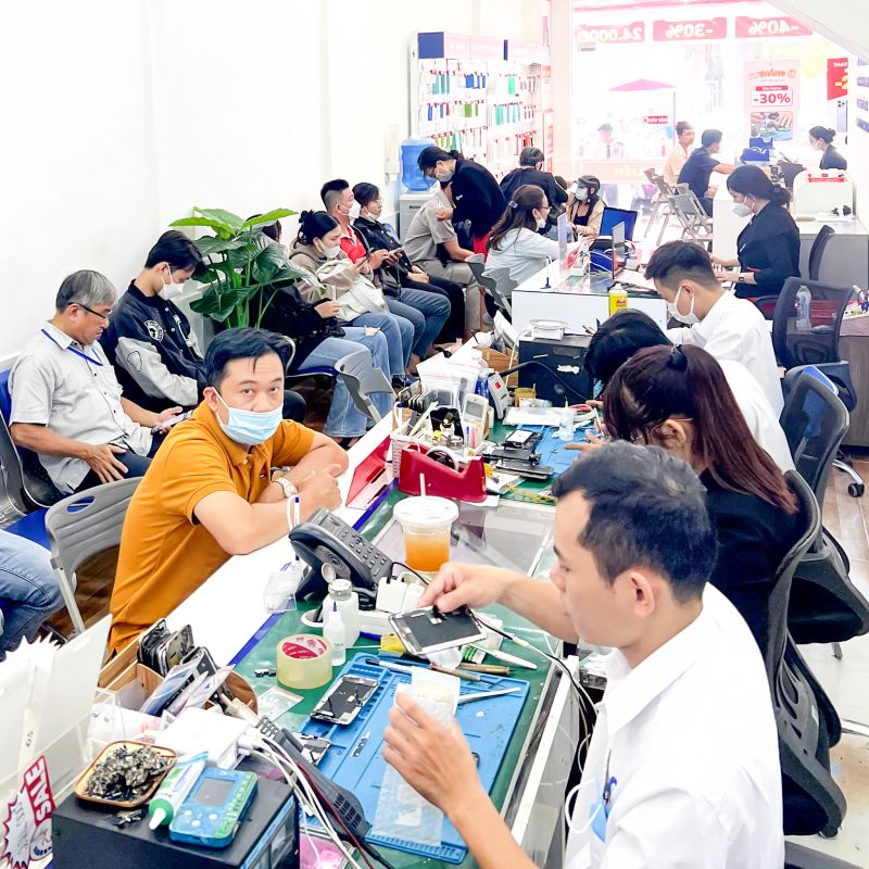 Thay kính lưng iPhone 16e 6