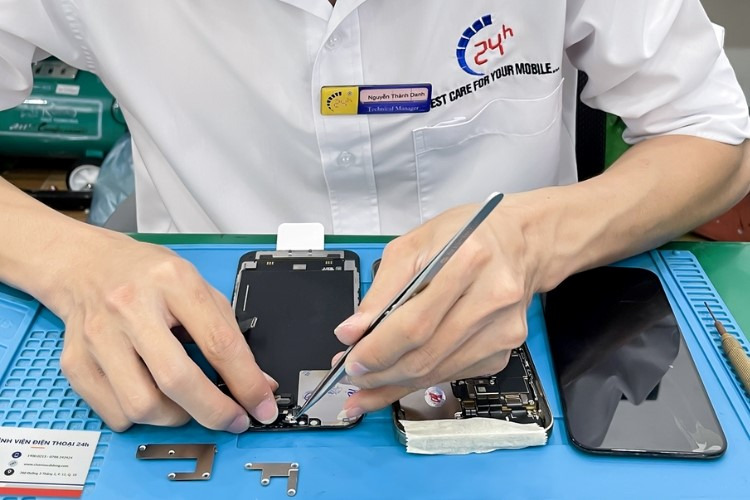 đội kỹ thuật viên tay nghề cao