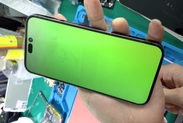 Ép cổ màn hình iPhone 14 Pro Max 3