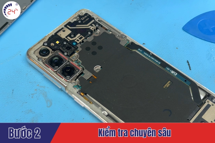 kiểm tra điện thoại samsung s21