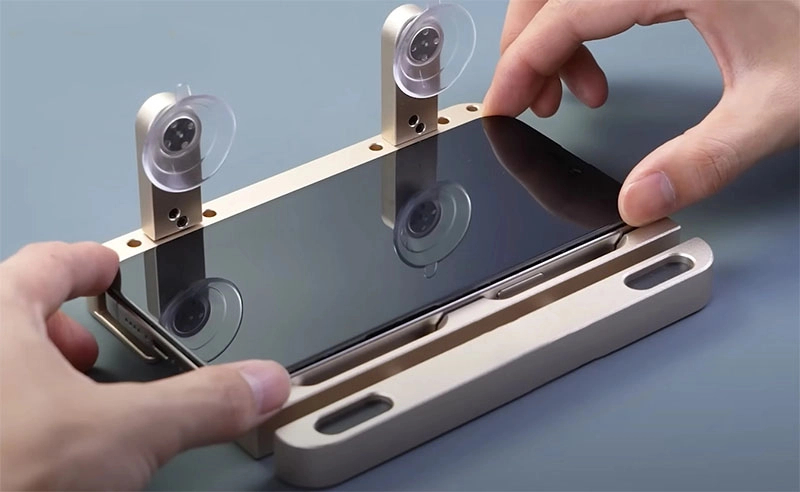Ép cổ màn hình iPhone 15 2