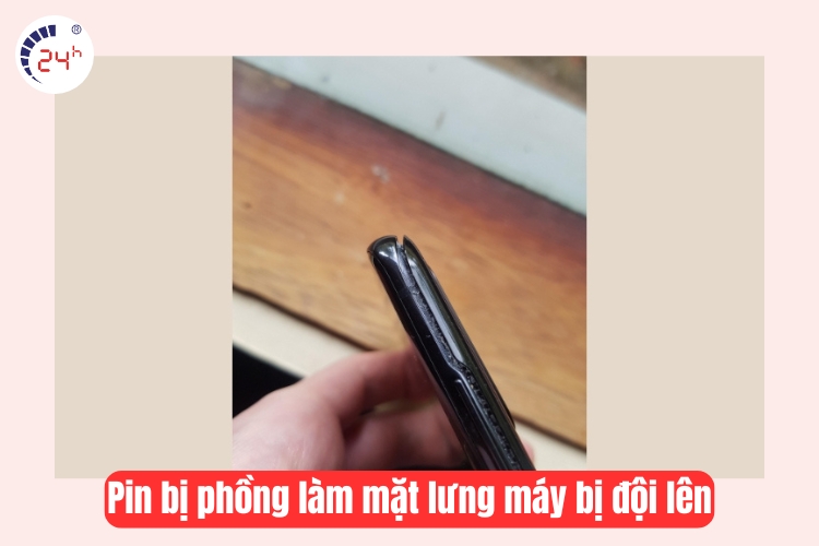 pin bị phòng làm mặt kính đội lên