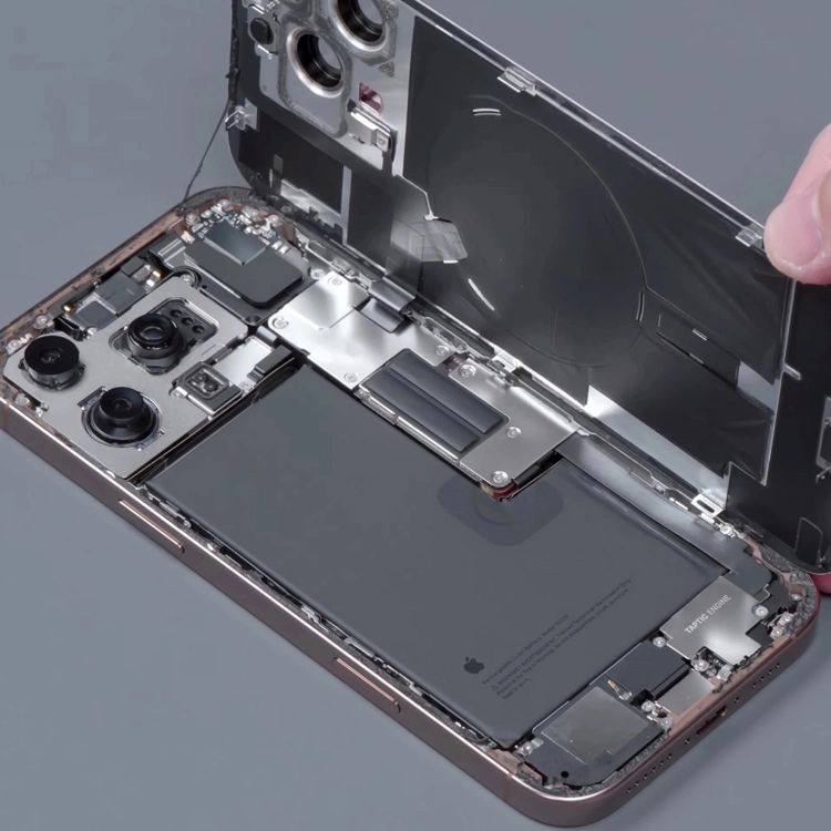 Thay kính lưng iPhone 17 Pro