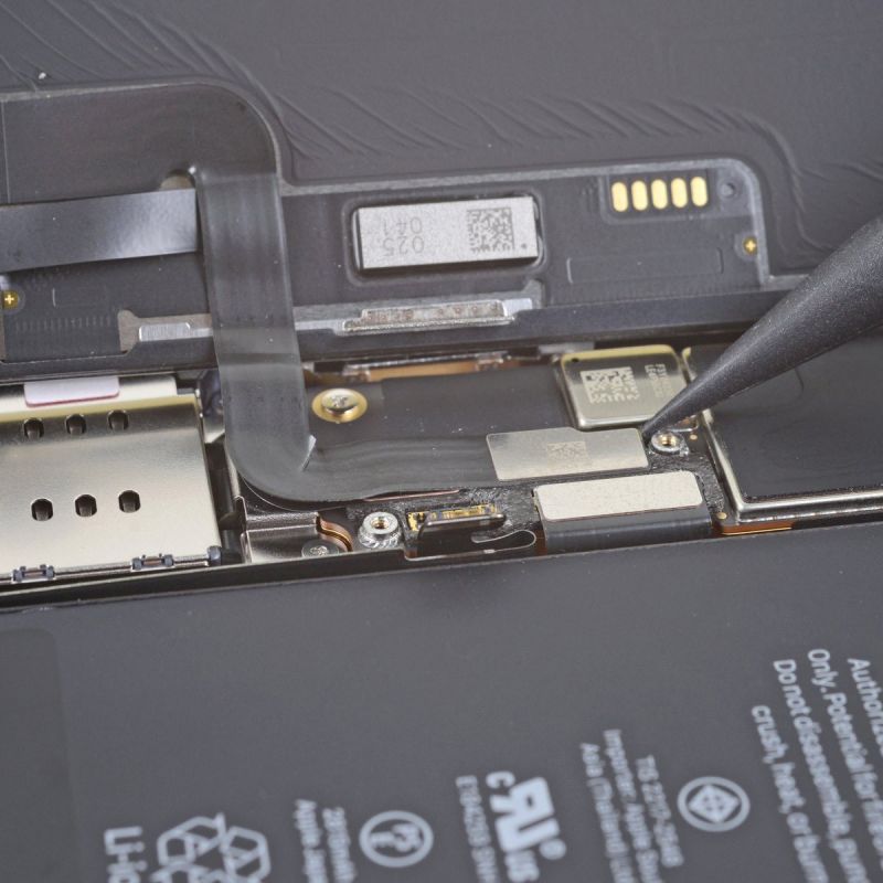 Ép cổ màn hình iPhone 17 Pro