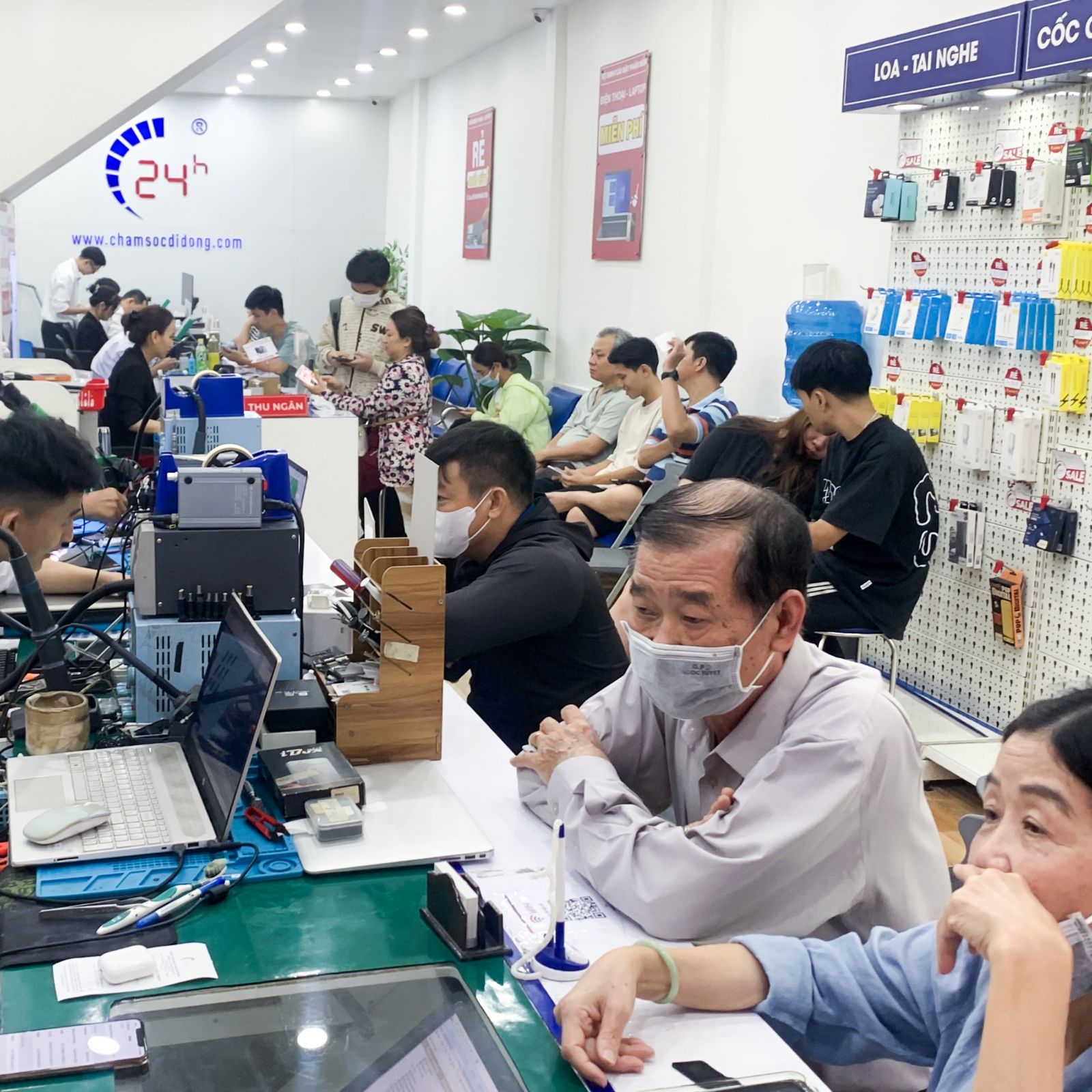 Thay vỏ iPhone 17 Pro