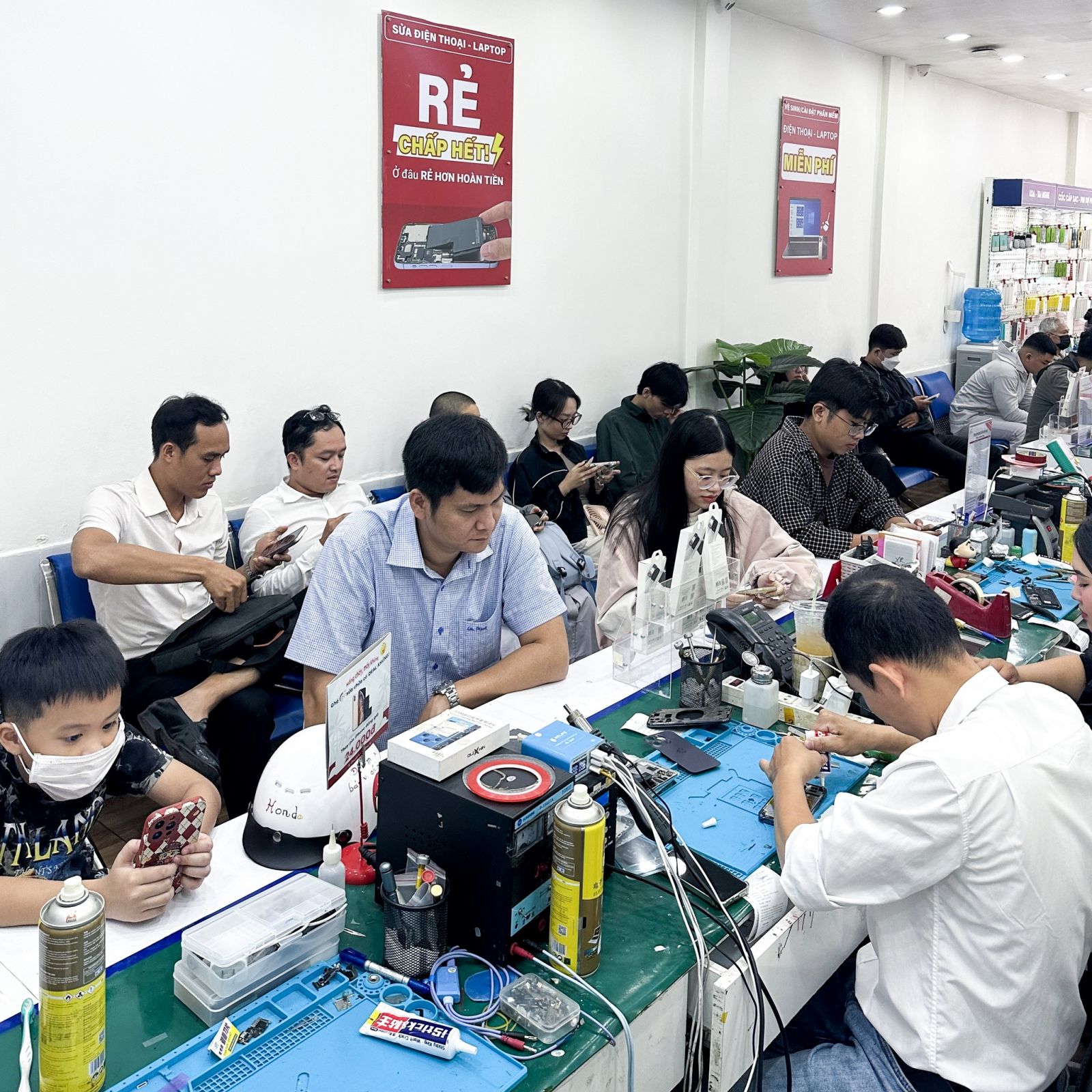 Thay vỏ iPhone 17 Pro