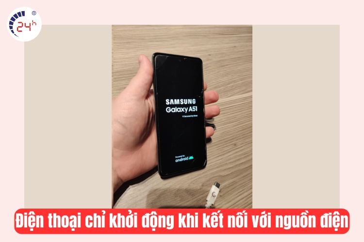 điện thoại chỉ khởi động khi sạc