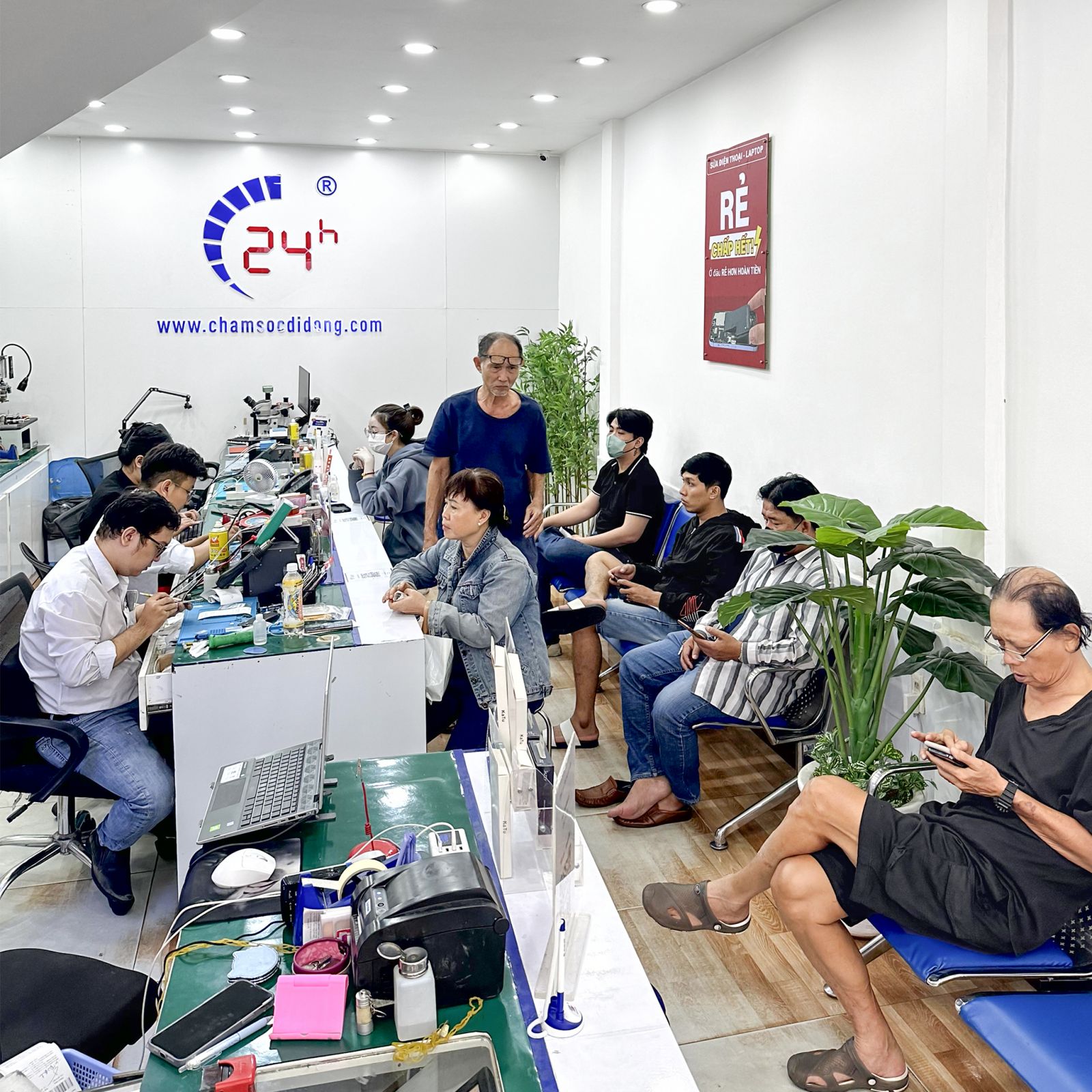 Ép cổ màn hình iPhone 17 Ép cổ màn hình iPhone 17