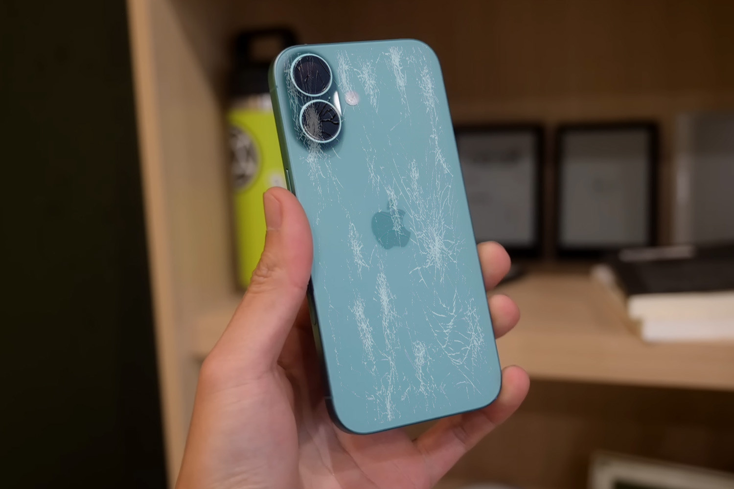 Thay kính lưng iPhone 17 Thay kính lưng iPhone 17