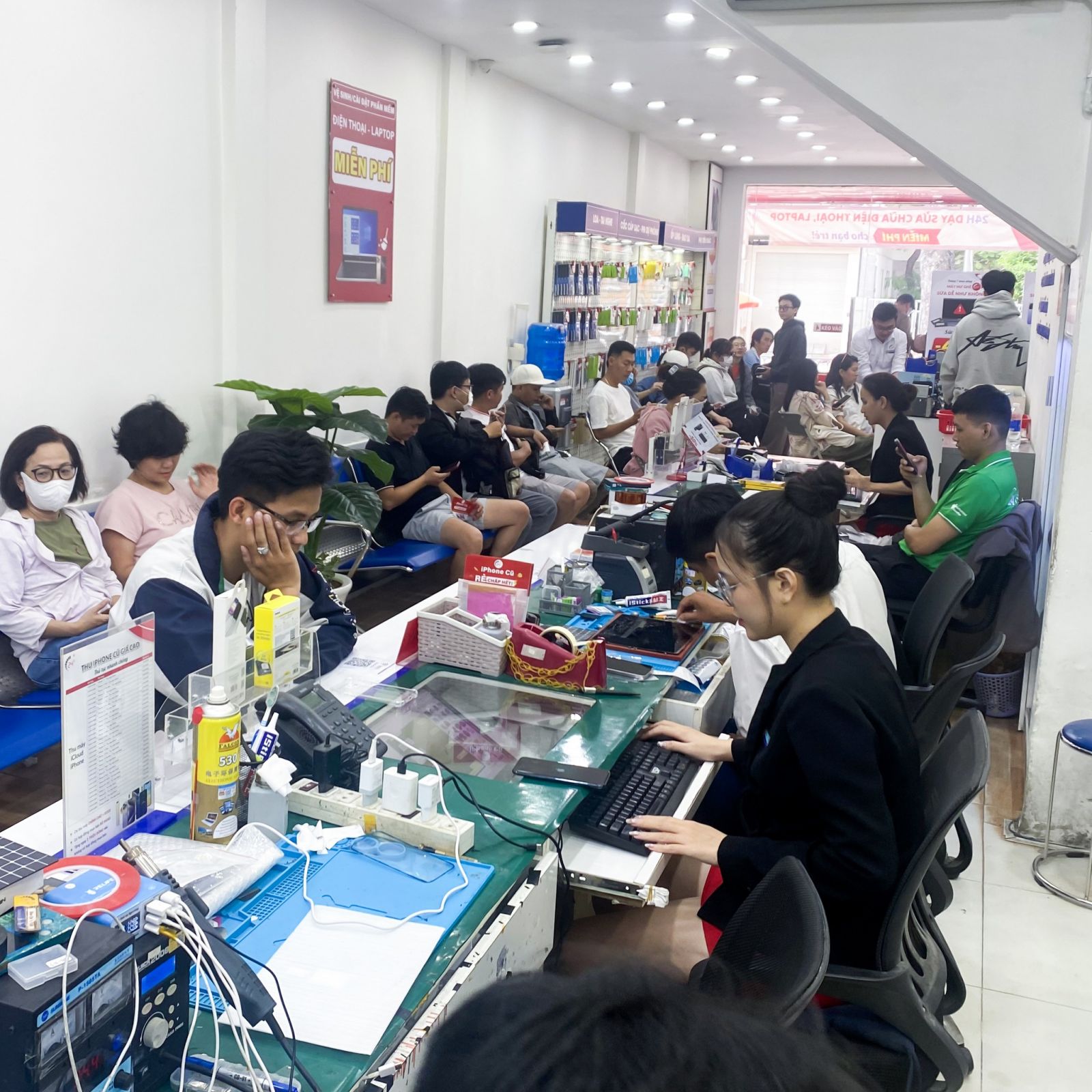 Thay kính lưng iPhone 17 Thay kính lưng iPhone 17