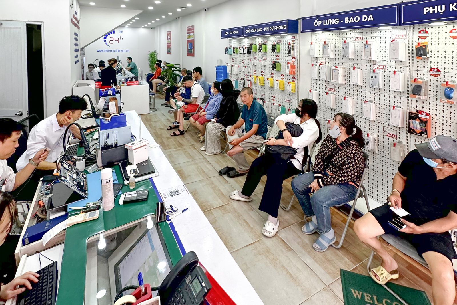 Thay kính lưng iPhone 17 Thay kính lưng iPhone 17