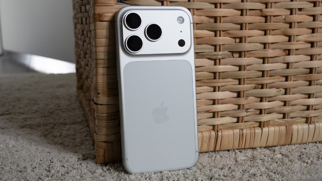 Thay kính lưng iPhone 17 Pro Max