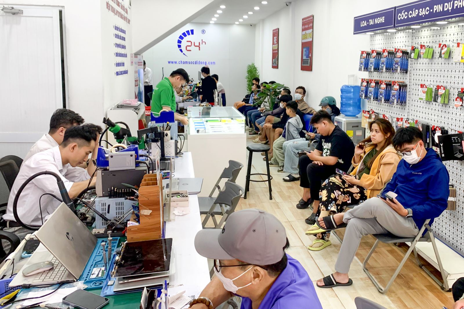 Thay mặt kính iPhone 17 Pro Thay mặt kính iPhone 17 Pro