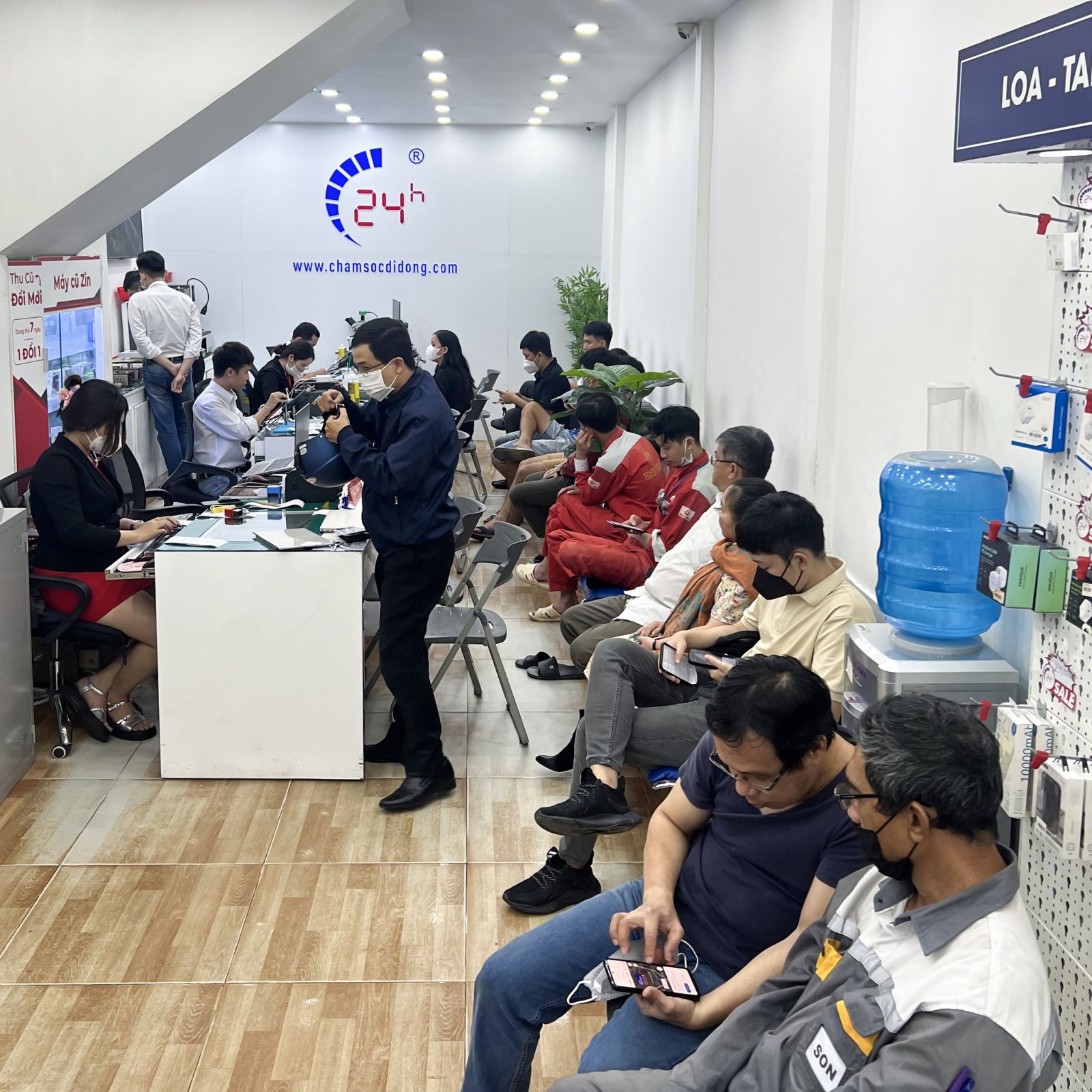 Thay mặt kính iPhone 16 Pro