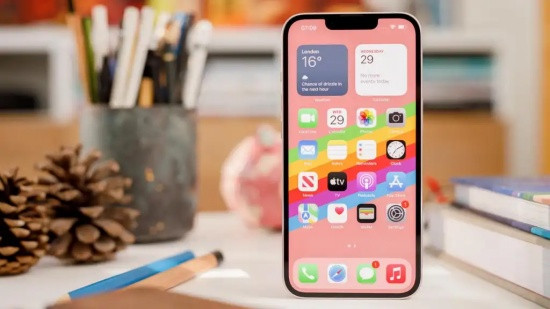 Ép cổ màn hình iPhone 13