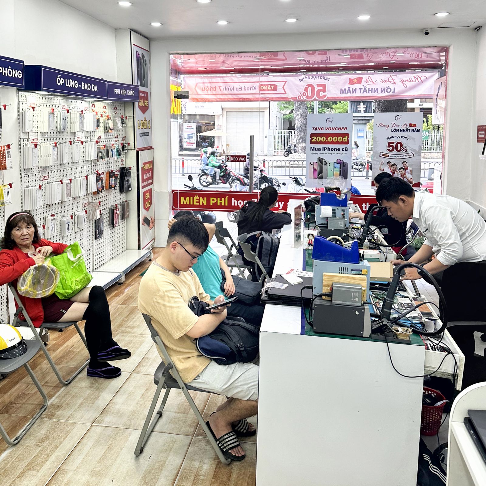 Thay Camera iPhone 14