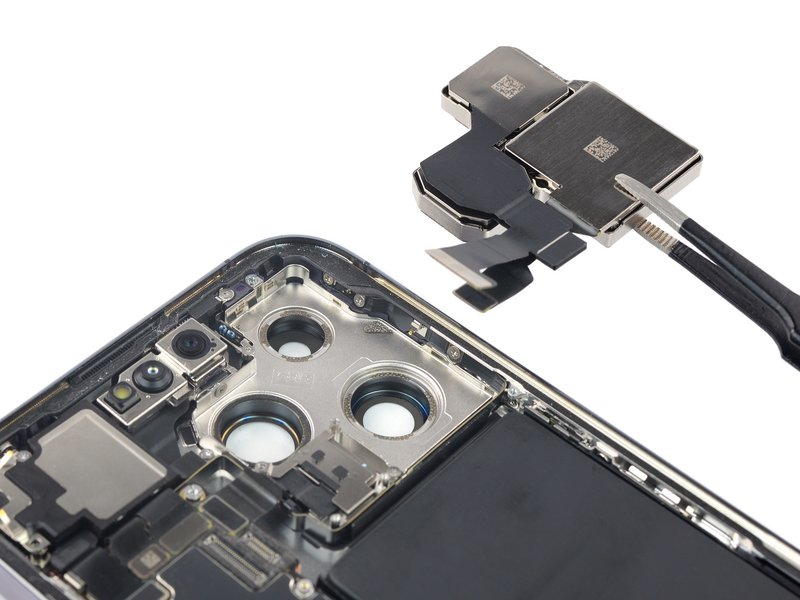 Thay Camera iPhone 14 Pro