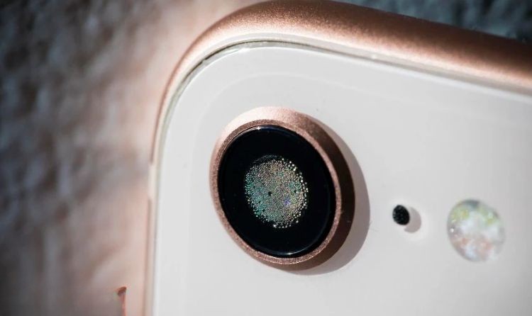 Thay camera iPhone SE 2022